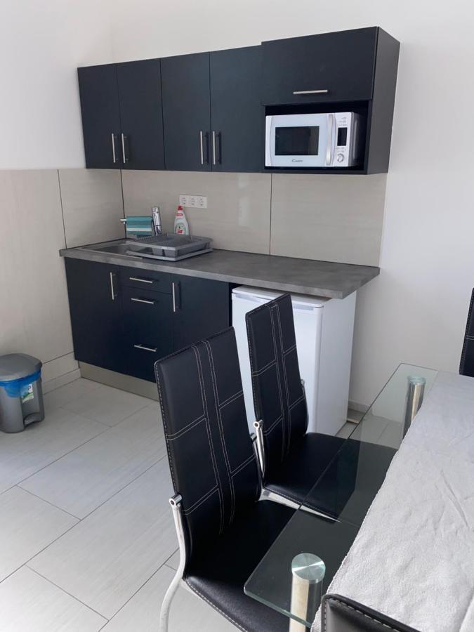 Varkerulet Apartman Sarvar Ngoại thất bức ảnh